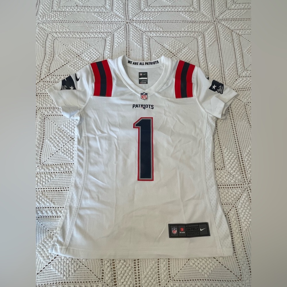 NFL Patriots women’s jersey size S